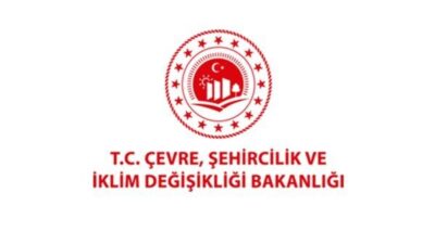 İzmir'in Tire ilçesinde yapılan denetimde vahşi çöp depolama tespit edildi.