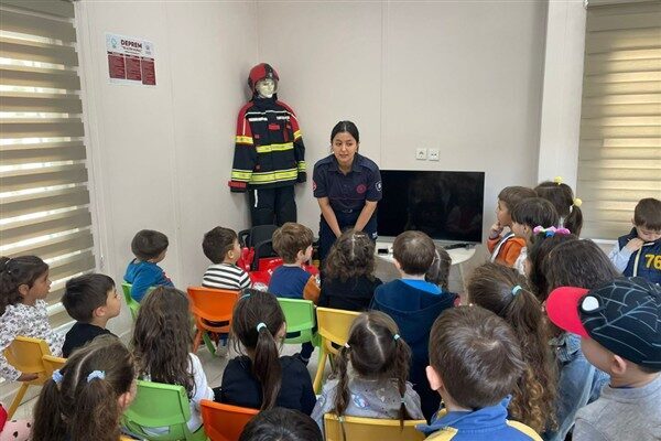 Balıkesir Büyükşehir Belediyesi’ne bağlı Bal Çocuk Gündüz Bakımevi’nde eğitim gören