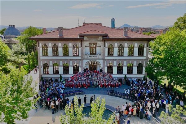 Ailelerin çocukları Bilgehanelere emanet ettiğini, emanete sahip çıkmak için çok