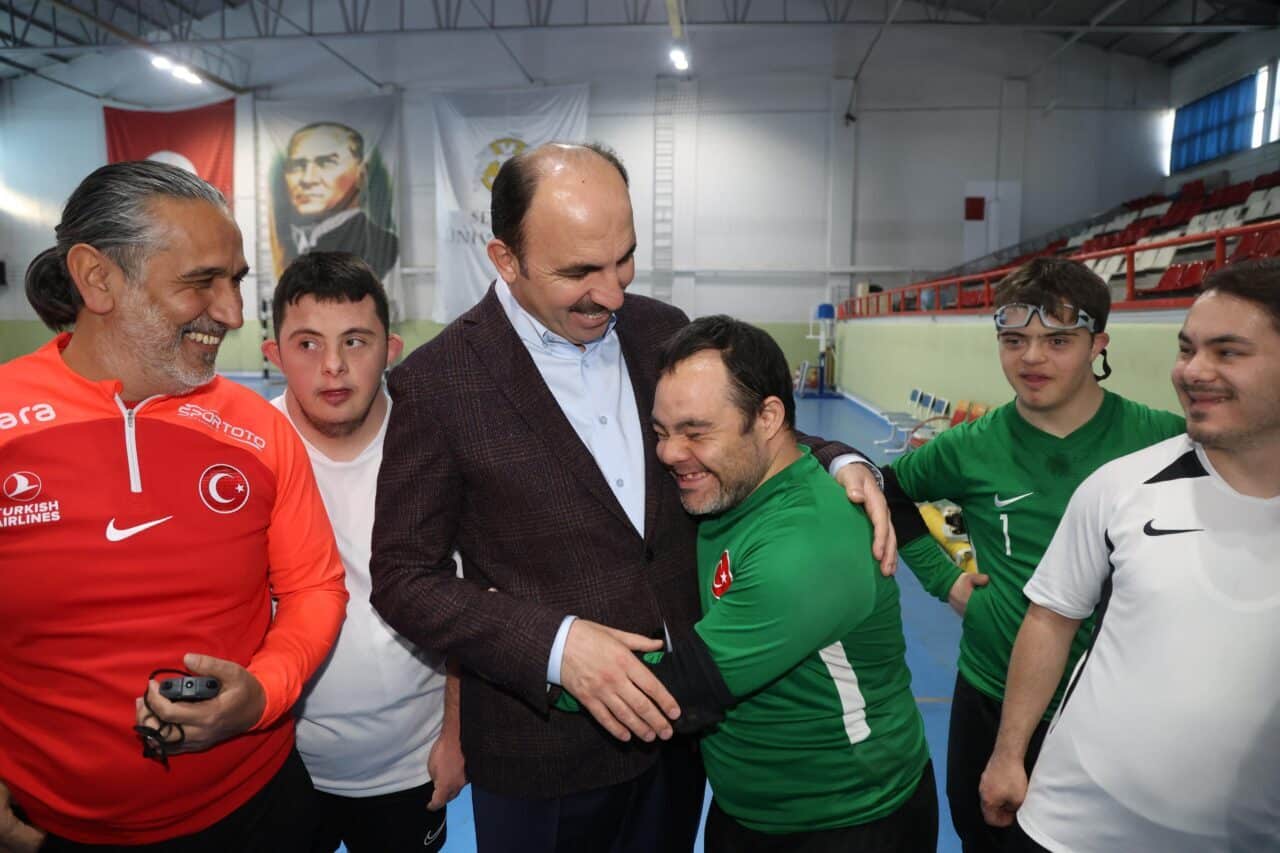 Konya Büyükşehir Belediye Başkanı Uğur İbrahim Altay, Engelliler Haftası'nda toplumsal