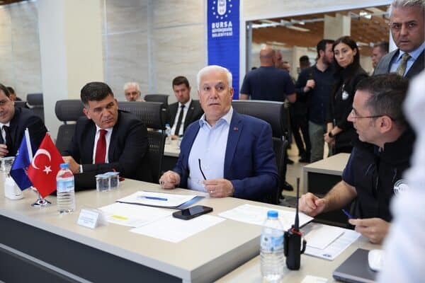 AKOM Merkezi'nde düzenlenen basın toplantısında konuşan Bozbey, toplu iş sözleşmesi