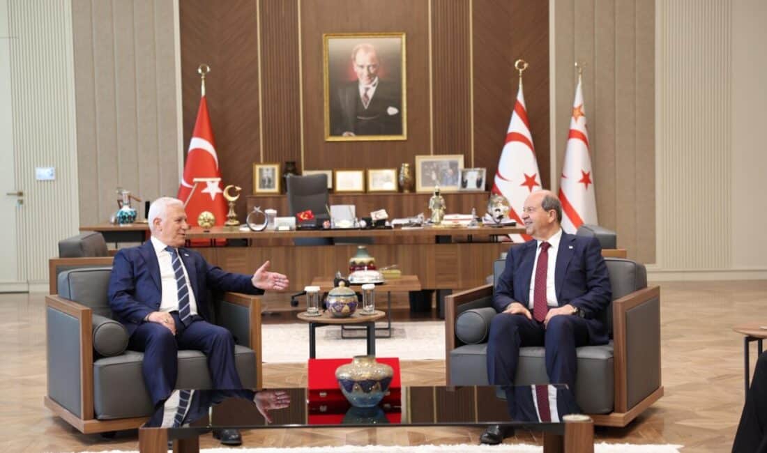 Bursa Belediye Başkanı Bozbey, Kıbrıs'ta Cumhurbaşkanı Tatar ile görüşerek ilişkileri