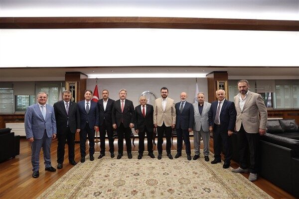 Kayseri Büyükşehir Belediye Başkanı Büyükkılıç, belediye hizmetlerinin daha etkin ve