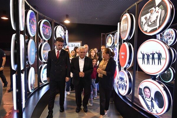 Kayseri Büyükşehir Belediyesi tarafından 'Geçmişten Geleceğe' temalı iki sergi, Kayseri