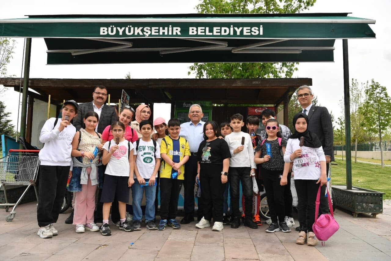 Kayseri Büyükşehir Belediye Başkanı Dr. Memduh Büyükkılıç, Gaziantep Hayvanat Bahçesi'nden