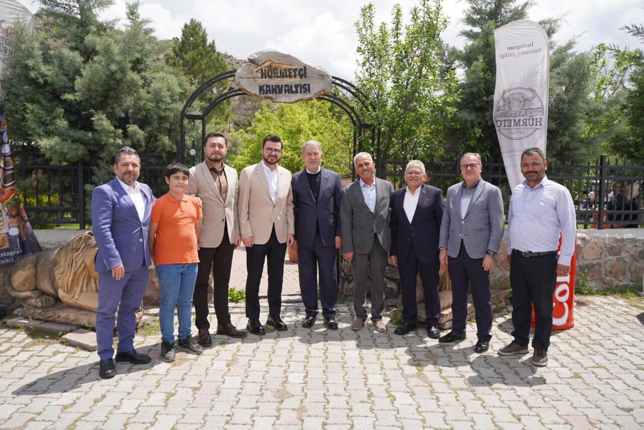 Büyükşehir Belediye Başkanı Dr. Memduh Büyükkılıç, Erciyes'in eteklerindeki Hürmetçi'yi turizmde