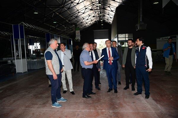 Mişmiş Park Fuar Alanı’nda gerçekleştirecek olan fuarın hazırlıklarını yerinde inceleyen