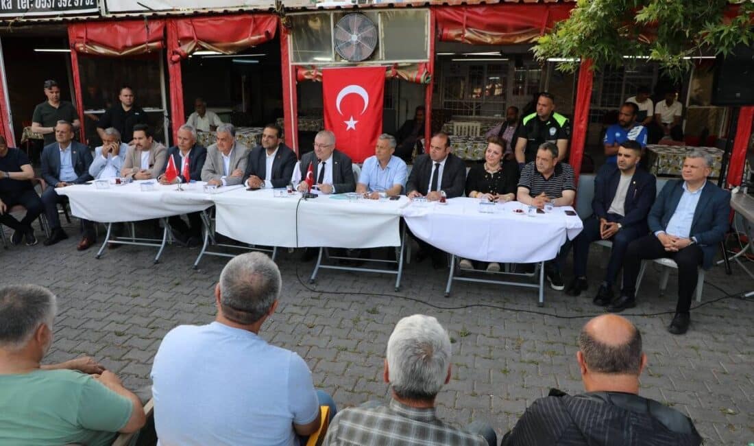 Edremit Belediye Başkanı Mehmet Ertaş, 47 mahallede vatandaşlarla buluşarak sorunları