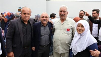 Başkan Esen, Şehirlerarası Otobüs Terminali'nden umre yolcularını dualarla uğurladı. Çankırı