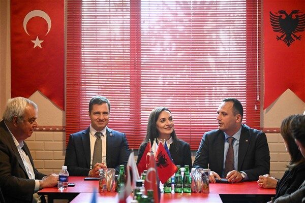 Haberde, Dernek Başkanı Melek Taşol ve yönetim kurulunun ulusal ve