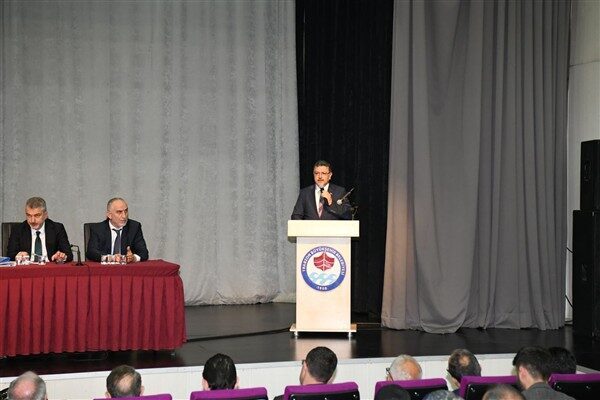 Trabzon Büyükşehir Belediye Başkanı Ahmet Metin Genç, İl Yerel Yönetimler
