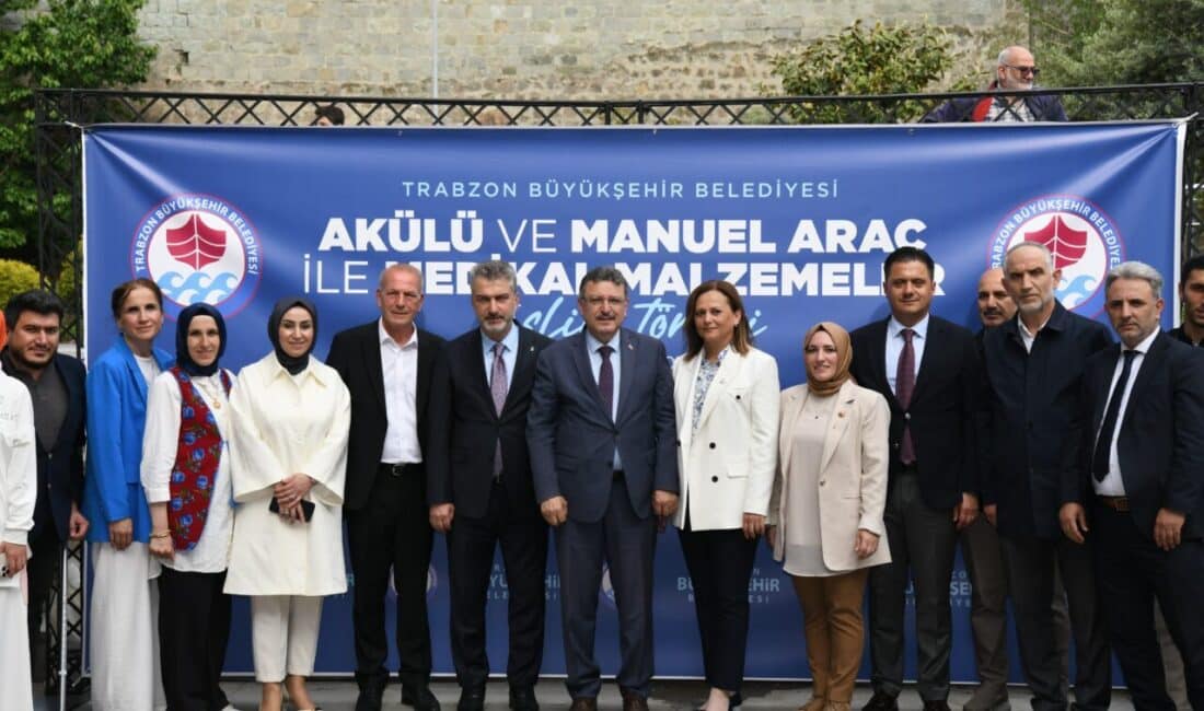 Trabzon Büyükşehir Belediye Başkanı Ahmet Metin Genç ve eşi Arzu