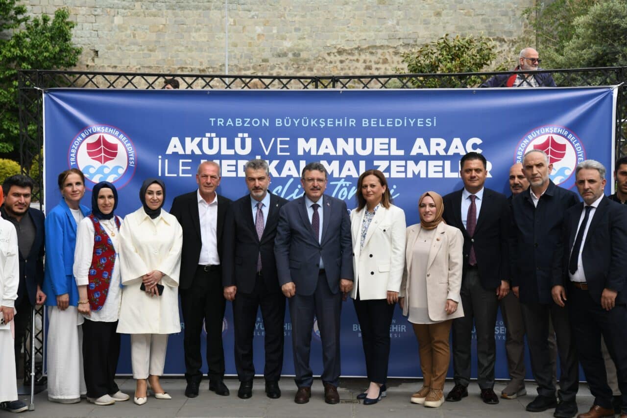 Trabzon Büyükşehir Belediye Başkanı Ahmet Metin Genç ve eşi Arzu