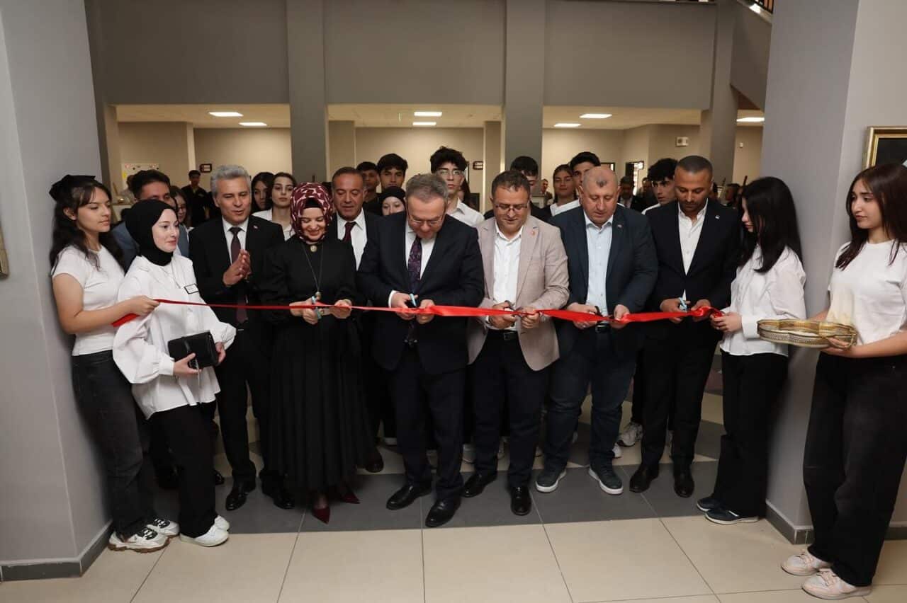 Derince Fatih Sultan Mahallesi’nde yer alan Melikşah Anadolu Lisesi’nde düzenlenen