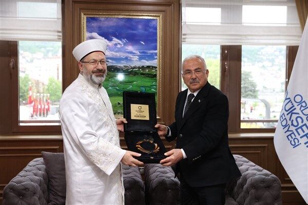Diyanet İşleri Başkanı Erbaş’ı ağırlamaktan son derece mutlu olduğunu ifade