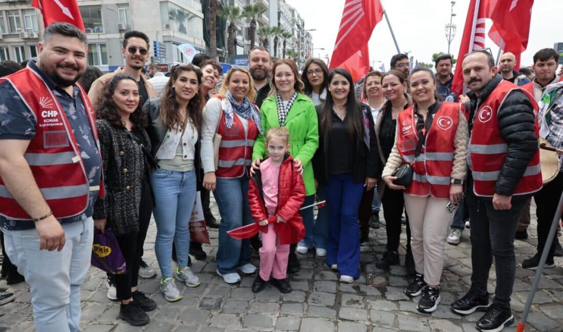 Konak Belediye Başkanı Nilüfer Çınarlı Mutlu, 1 Mayıs'ta Gündoğdu Meydanı'nda
