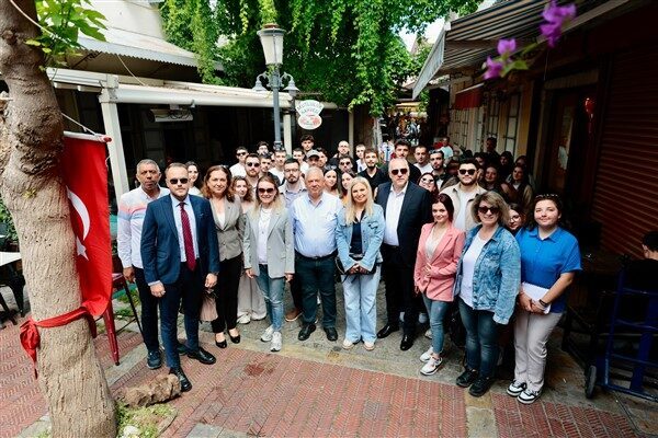 Kosova Türklerinin kültürel kimliğine sahip çıkma kararlılığıyla her yıl coşkuyla