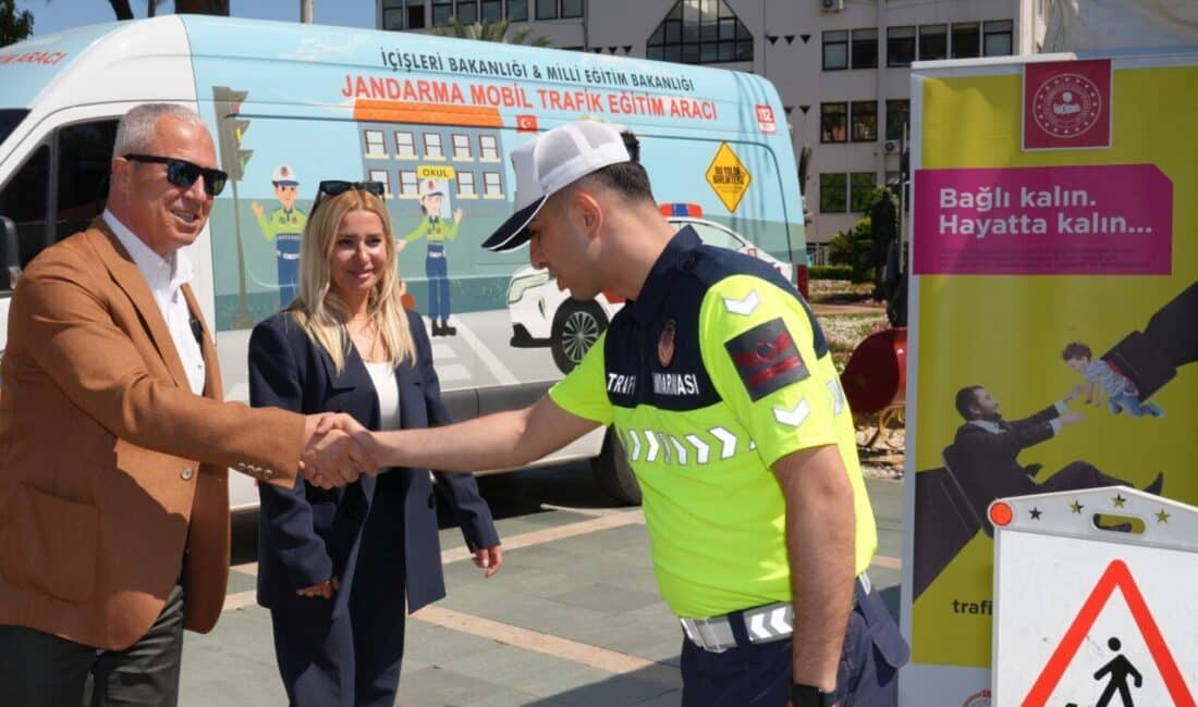 Alanya Belediyesi, Trafik Haftası kapsamında çocuklar için resim boyama etkinliği