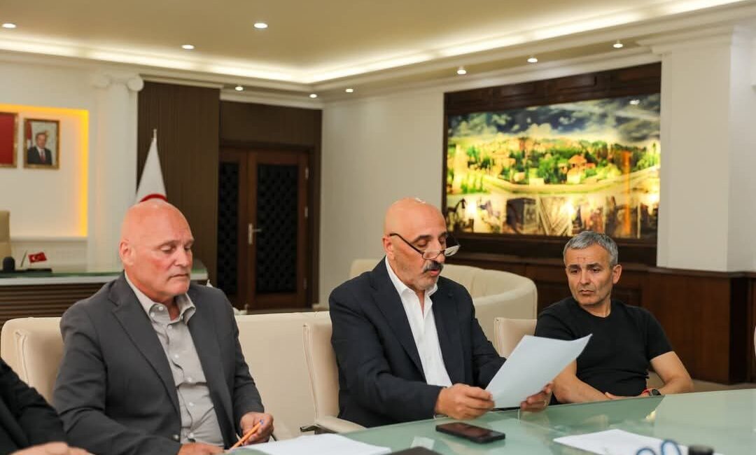 Düzce Belediye Başkanı Dr. Faruk Özlü, İsviçre merkezli ve geri