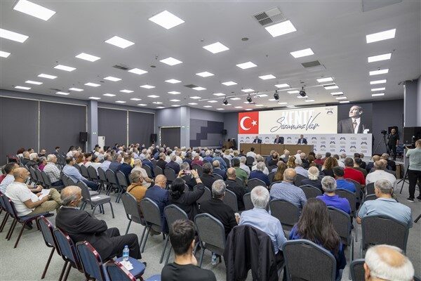 Toplantı, ‘Bunca Hizmet Hangi Akla Hizmet!’ başlıklı Mersin Büyükşehir Belediyesi’nin