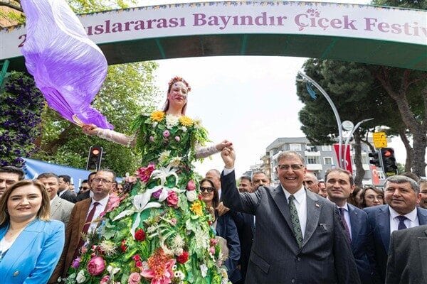 İzmir Büyükşehir ve Bayındır Belediyesi işbirliğiyle düzenlenen Uluslararası Bayındır Çiçek