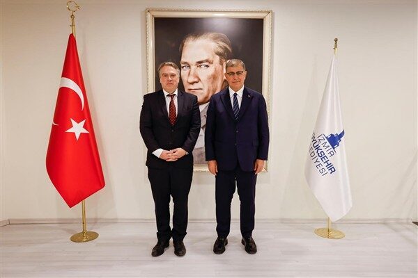 İzmir Büyükşehir Belediye Başkanı Tugay, AB Türkiye Delegasyonu Başkanı Büyükelçi