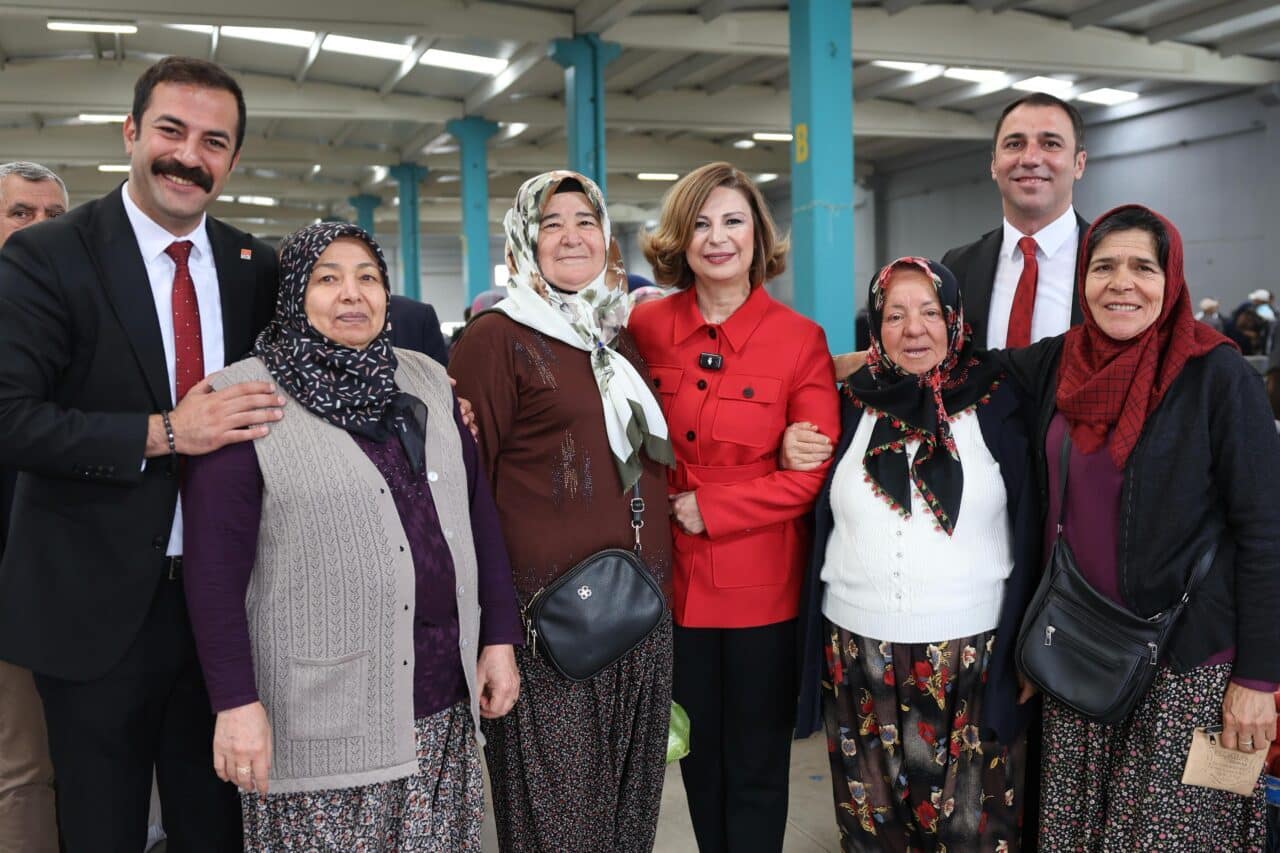 Ziyaret programına Beylikova Belediye binası ile başlayan Büyükşehir Belediye Başkanı