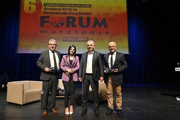 Muratpaşa Belediyesi’nin demokratik ve kalkınmış bir Türkiye hedefiyle başlattığı Forum