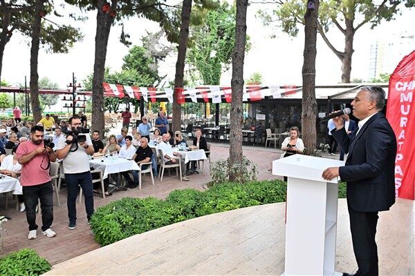 CHP Muratpaşa İlçe Örgütü, Engelsiz Kafe’de bir araya geldi. Gerçekleşen