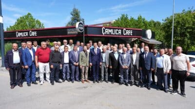 Manisa Büyükşehir Belediye Başkanı Ferdi Zeyrek, toplu taşıma hizmeti veren