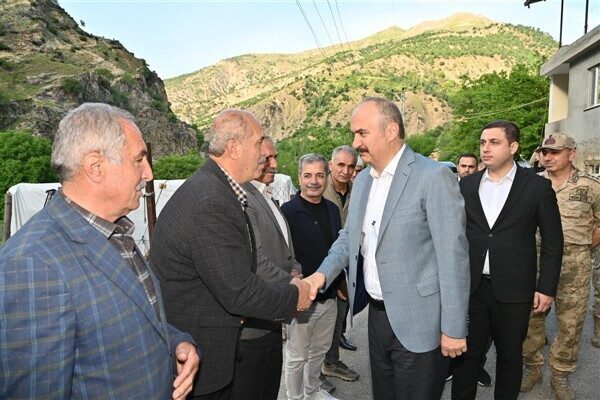 Batman Valisi Canalp, Sason ilçesindeki köyleri ziyaret ederek vatandaşların taleplerini