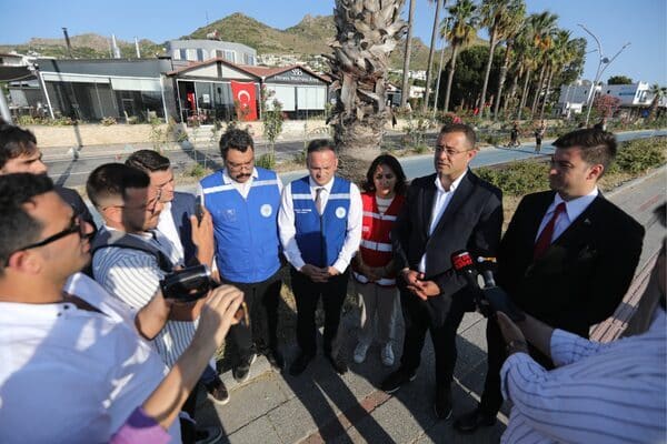Dereköy, Peksimet ve Turgutreis mahallelerinde sürdürülen yol çalışmalarıyla ilçedeki trafik
