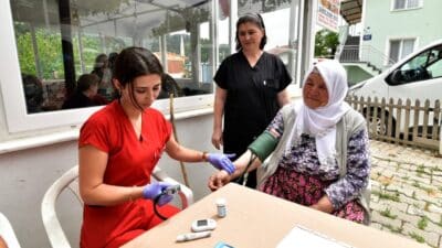Bornova Belediyesi'nin Kırsal Mahallelerde başlattığı "Köyde-İz" Projesi, kadın sağlığı, fizik