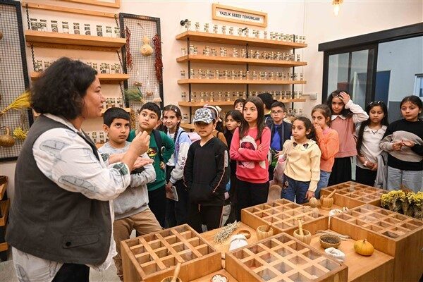 Bornova Belediyesi, Çimentaş İlkokulu'ndan 50 öğrenciyi Ecological City Local Seed