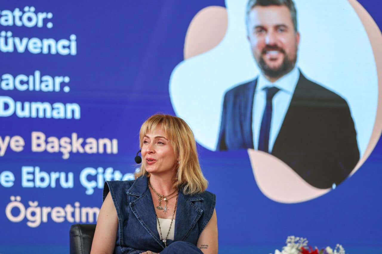 Buca Belediyesi, Anneler Günü ve Engelliler Haftası için etkinlik düzenledi.