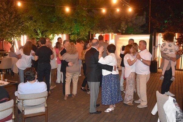BUMİAD sosyal tesisinde düzenlenen ‘yaza merhaba’ organizasyonda yemekler yenildi, karaoke ve