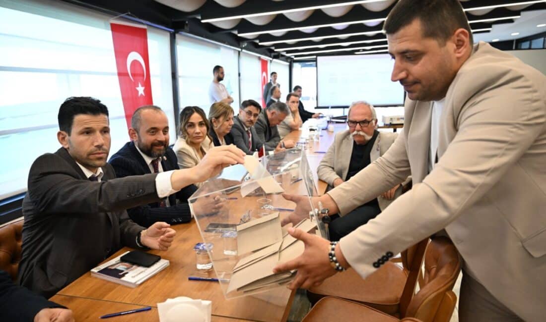 Toplantıda encümen üyeleri ile plan ve bütçe komisyonlarına yönelik seçimler