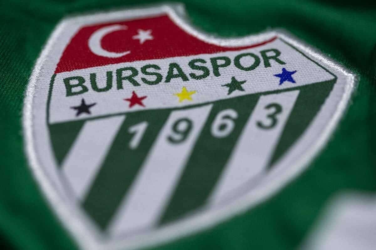 Bursaspor yönetimi FIFA’daki bir dosyayı daha çözüme kavuşturdu. Yeşil beyazlı