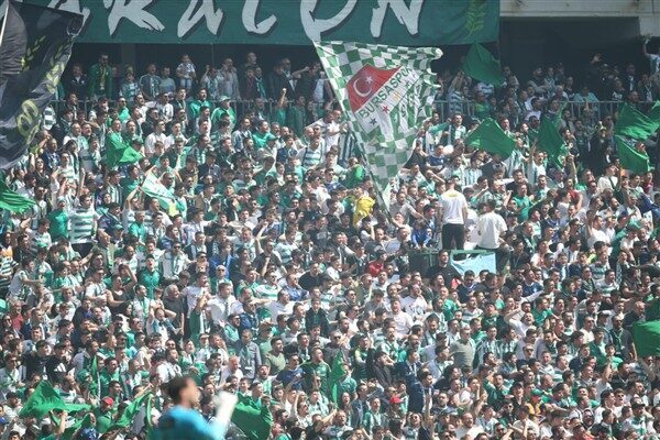 Bursaspor Başkanı Enes Çelik, Olağan Mali ve İdari Genel Kurulu'nda