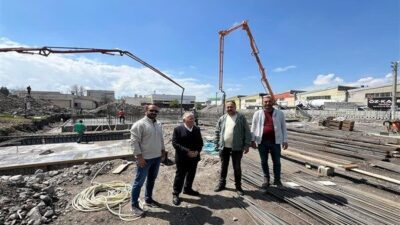Anbar Mahallesi'nde Muhittin Birdal ve belediye iş birliğiyle yapımı devam