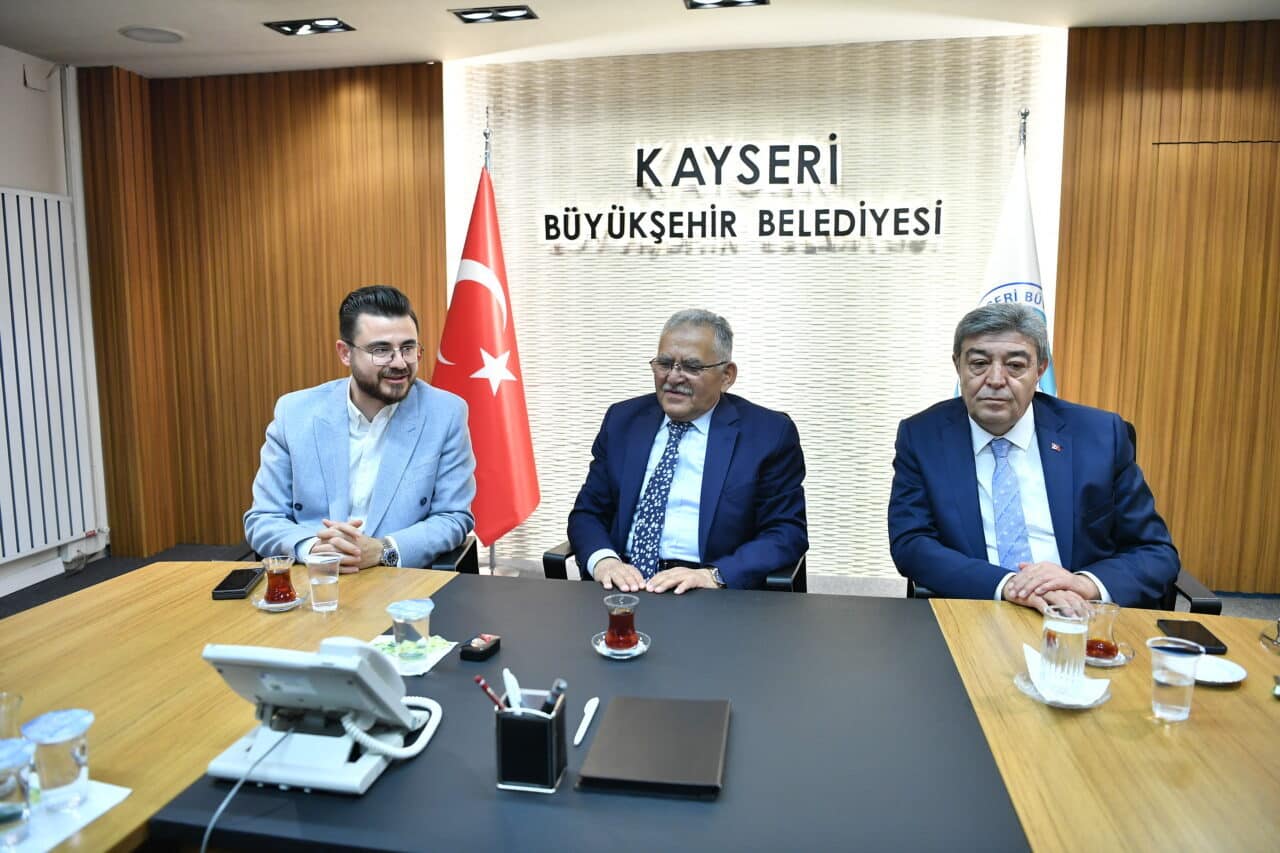 Türk-İş Kayseri İl Temsilcisi İdris Güven, Başkan Büyükkılıç'ın Türk-İş'in önemini