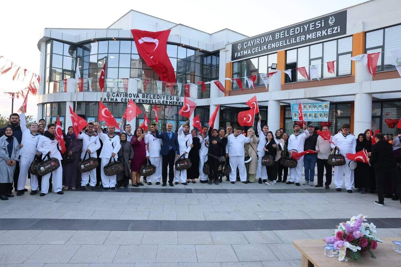 Çayırova Belediyesi’nin Engelliler Haftası’na yönelik gerçekleştirdiği programlar devam ediyor. Çayırova