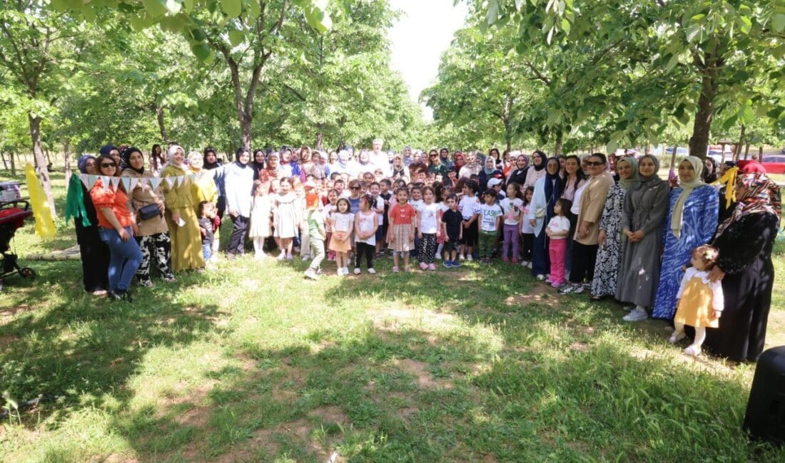 Hazırlanan sürprizlerle anneler duygulandı, öğrenciler ise Gazze'yi desteklemek için özel