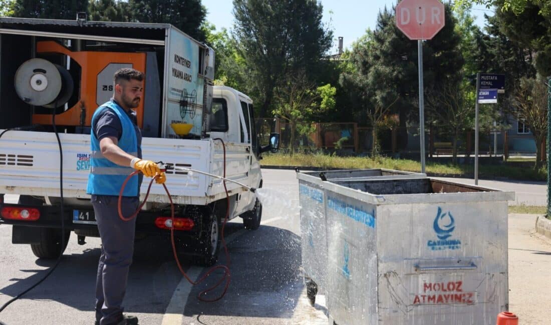 Çayırova Belediyesi, 'Temiz Çevre, Sağlıklı Çayırova' parolasıyla ilçede konteyner temizliği