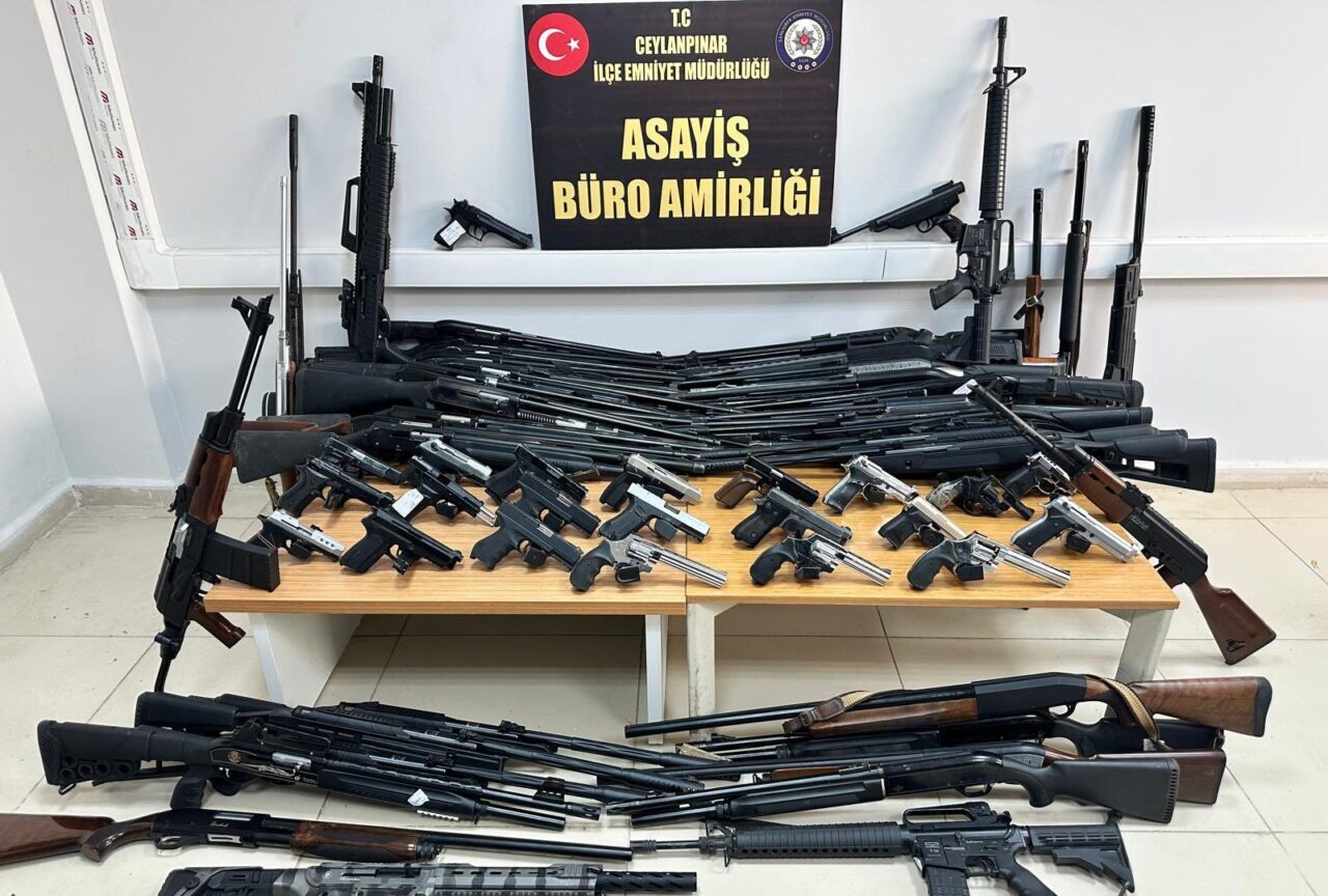 Ceylanpınar İlçe Emniyet Müdürlüğü, yaptığı operasyonda birçok ruhsatsız silah ele