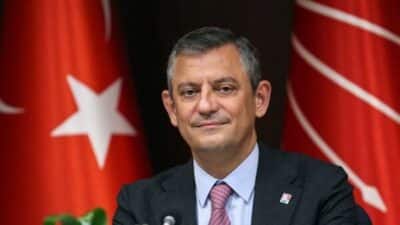 CHP Genel Başkanı Özgür Özel, Anneler Günü'nü kutlamak için anlamlı