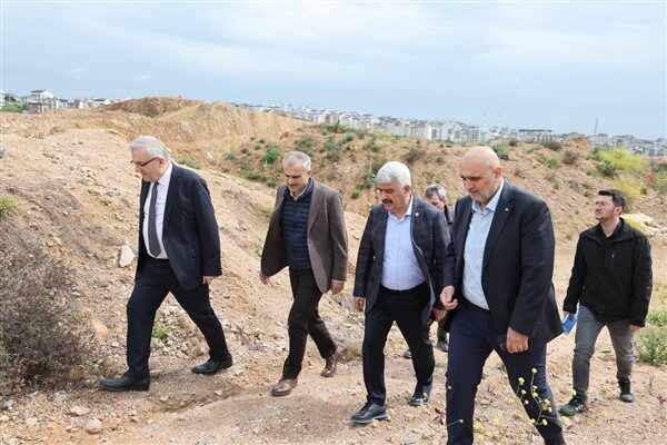 Çayırova Belediye Başkanı Bünyamin Çiftçi, Kocaeli Milletvekili Prof. Dr. Sadettin