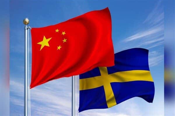 Çin Cumhurbaşkanı Xi Jinping ve İsveç Kralı 16. Carl Gustaf,