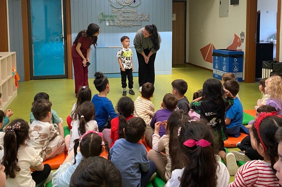 İzmit Belediyesi Kadın ve Aile Hizmetleri Müdürlüğü bünyesinde hizmet veren
