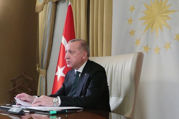 Cumhurbaşkanı Erdoğan, ABD Başkanı Trump'ı Türkiye'ye davet etti. İkili ilişkilerde